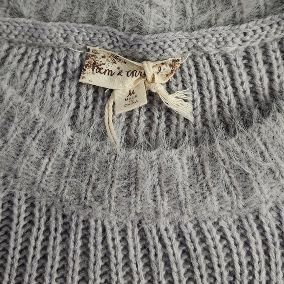 NWT  Hem & Thread  Women's M Sweater  Gray - Picture 4 of 10